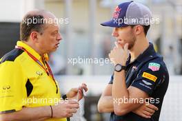 (L to R): Frederic Vasseur (FRA) Renault Sport F1 Team Racing Director with Pierre Gasly (FRA) Red Bull Racing Third Driver. 22.10.2016. Formula 1 World Championship, Rd 18, United States Grand Prix, Austin, Texas, USA, Qualifying Day.