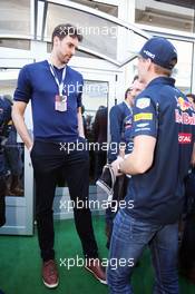 (L to R): Paul Gasol (ESP) San Antonio Spurs Basketball Player with Max Verstappen (NLD) Red Bull Racing. 22.10.2016. Formula 1 World Championship, Rd 18, United States Grand Prix, Austin, Texas, USA, Qualifying Day.