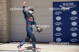 Daniel Ricciardo (AUS) Red Bull Racing celebrates his third position in qualifying parc ferme. 22.10.2016. Formula 1 World Championship, Rd 18, United States Grand Prix, Austin, Texas, USA, Qualifying Day.