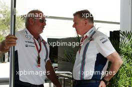 (L to R): Brad Hollinger (USA) Williams Non-Executive Director with Mike O'Driscoll (GBR) Williams Group CEO. 22.10.2016. Formula 1 World Championship, Rd 18, United States Grand Prix, Austin, Texas, USA, Qualifying Day.