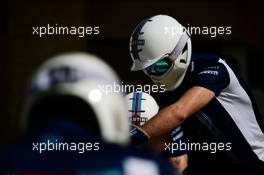 Williams mechanics. 23.10.2016. Formula 1 World Championship, Rd 18, United States Grand Prix, Austin, Texas, USA, Race Day.