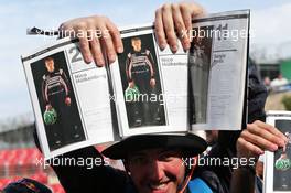 A fan with Sahara Force India F1 Team autographs. 23.10.2016. Formula 1 World Championship, Rd 18, United States Grand Prix, Austin, Texas, USA, Race Day.