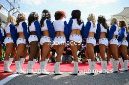 Dallas Cowboys Cheerleaders. 23.10.2016. Formula 1 World Championship, Rd 18, United States Grand Prix, Austin, Texas, USA, Race Day.