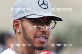 Lewis Hamilton (GBR) Mercedes AMG F1 with the media. 20.10.2016. Formula 1 World Championship, Rd 18, United States Grand Prix, Austin, Texas, USA, Preparation Day.