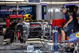 Red Bull Racing RB12 being built. 20.10.2016. Formula 1 World Championship, Rd 18, United States Grand Prix, Austin, Texas, USA, Preparation Day.