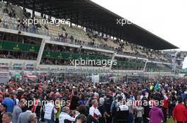 The grid before the start of the race. 19.06.2016. FIA World Endurance Championship Le Mans 24 Hours, Race, Le Mans, France. Saturday.