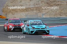 Stefano Comini (SUI) Leopard Racing Volkswagen Golf GTI TCR and James Nash (GBR) Seat Leon Team Craft-Bamboo LUKOIL 01.04.2016. TCR International Series, Rd 1, Sakhir, Bahrain, Friday.
