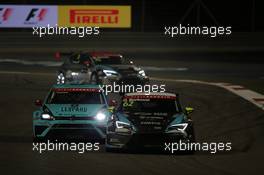 Race 1, Dusan Borkovic (SRB) Seat Leon B3 Racing Team Hungary and Stefano Comini (SUI) Leopard Racing Volkswagen Golf GTI TCR 02.04.2016. TCR International Series, Rd 1, Sakhir, Bahrain, Saturday.
