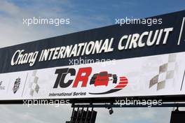 Atmosphere 26.08.2016. TCR International Series, Rd 8, Buriram, Thailand, Friday.