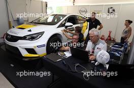 Jordi Oriola (ESP) Opel Astra TCR, Kissling Motorsport 15.09.2016. TCR International Series, Rd 9, Marina Bay Street Circuit, Singapore, Friday.