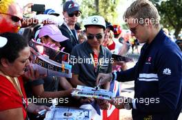 Marcus Ericsson (SWE) Sauber F1 Team signs autographs for the fans. 24.03.2017. Formula 1 World Championship, Rd 1, Australian Grand Prix, Albert Park, Melbourne, Australia, Practice Day.