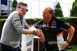 (L to R): David Croft (GBR) Sky Sports Commentator with Robert Fernley (GBR) Sahara Force India F1 Team Deputy Team Principal. 24.03.2017. Formula 1 World Championship, Rd 1, Australian Grand Prix, Albert Park, Melbourne, Australia, Practice Day.