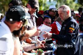 Adrian Newey (GBR) Red Bull Racing Chief Technical Officer signs autographs for the fans. 24.03.2017. Formula 1 World Championship, Rd 1, Australian Grand Prix, Albert Park, Melbourne, Australia, Practice Day.