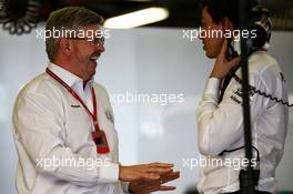 (L to R): Ross Brawn (GBR) Managing Director, Motor Sports with Toto Wolff (GER) Mercedes AMG F1 Shareholder and Executive Director. 24.03.2017. Formula 1 World Championship, Rd 1, Australian Grand Prix, Albert Park, Melbourne, Australia, Practice Day.