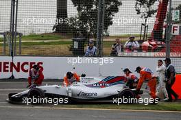 Felipe Massa (BRA) Williams FW40 stopped in the second practice session. 24.03.2017. Formula 1 World Championship, Rd 1, Australian Grand Prix, Albert Park, Melbourne, Australia, Practice Day.
