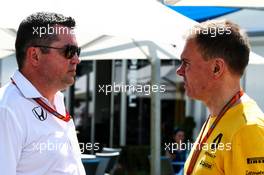 (L to R): Eric Boullier (FRA) McLaren Racing Director with Alan Permane (GBR) Renault Sport F1 Team Trackside Operations Director. 25.03.2017. Formula 1 World Championship, Rd 1, Australian Grand Prix, Albert Park, Melbourne, Australia, Qualifying Day.