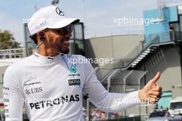 Lewis Hamilton (GBR) Mercedes AMG F1 on the drivers parade. 26.03.2017. Formula 1 World Championship, Rd 1, Australian Grand Prix, Albert Park, Melbourne, Australia, Race Day.