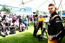 Sergey Sirotkin (RUS) Renault Sport F1 Team Third Driver. 23.03.2017. Formula 1 World Championship, Rd 1, Australian Grand Prix, Albert Park, Melbourne, Australia, Preparation Day.
