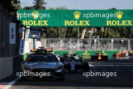 Lewis Hamilton (GBR) Mercedes AMG F1 W08 leads behind the FIA Safety Car. 25.06.2017. Formula 1 World Championship, Rd 8, Azerbaijan Grand Prix, Baku Street Circuit, Azerbaijan, Race Day.