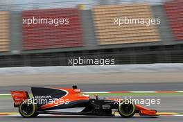 Stoffel Vandoorne (BEL) McLaren F1  28.02.2017. Formula One Testing, Day Two, Barcelona, Spain. Tuesday.