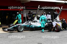 Valtteri Bottas (FIN) Mercedes AMG F1 W08 practices a pit stop. 01.03.2017. Formula One Testing, Day Three, Barcelona, Spain. Wednesday.