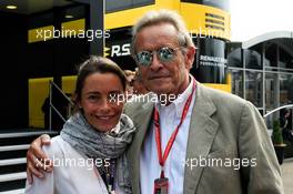Jacky Ickx (BEL) with his daughter Vanina Ickx (BEL). 27.08.2017. Formula 1 World Championship, Rd 12, Belgian Grand Prix, Spa Francorchamps, Belgium, Race Day.