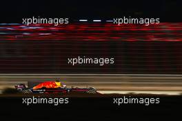Daniel Ricciardo (AUS) Red Bull Racing  14.04.2017. Formula 1 World Championship, Rd 3, Bahrain Grand Prix, Sakhir, Bahrain, Practice Day