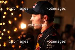 Daniil Kvyat (RUS) Scuderia Toro Rosso with the media. 15.04.2017. Formula 1 World Championship, Rd 3, Bahrain Grand Prix, Sakhir, Bahrain, Qualifying Day.