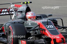 Kevin Magnussen (DEN) Haas F1 Team  15.04.2017. Formula 1 World Championship, Rd 3, Bahrain Grand Prix, Sakhir, Bahrain, Qualifying Day.