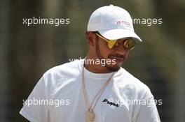 Lewis Hamilton (GBR) Mercedes AMG F1. 13.04.2017. Formula 1 World Championship, Rd 3, Bahrain Grand Prix, Sakhir, Bahrain, Preparation Day.