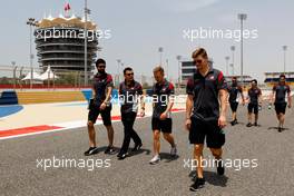 Kevin Magnussen (DEN) Haas F1 Team walks the circuit with the team. 13.04.2017. Formula 1 World Championship, Rd 3, Bahrain Grand Prix, Sakhir, Bahrain, Preparation Day.