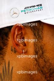 Lewis Hamilton (GBR) Mercedes AMG F1. 13.04.2017. Formula 1 World Championship, Rd 3, Bahrain Grand Prix, Sakhir, Bahrain, Preparation Day.