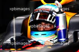 Daniel Ricciardo (AUS) Red Bull Racing RB13. 10.11.2017. Formula 1 World Championship, Rd 19, Brazilian Grand Prix, Sao Paulo, Brazil, Practice Day.