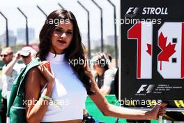 Grid girl. 12.11.2017. Formula 1 World Championship, Rd 19, Brazilian Grand Prix, Sao Paulo, Brazil, Race Day.