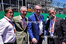 Hans Erik Tuijt (NLD) Heineken Global Sponsorship Director (Left) with Sean Bratches (USA) Formula 1 Managing Director, Commercial Operations and Chase Carey (USA) Formula One Group Chairman (Right) on the grid. 12.11.2017. Formula 1 World Championship, Rd 19, Brazilian Grand Prix, Sao Paulo, Brazil, Race Day.