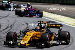 Carlos Sainz Jr (ESP) Renault Sport F1 Team RS17. 12.11.2017. Formula 1 World Championship, Rd 19, Brazilian Grand Prix, Sao Paulo, Brazil, Race Day.