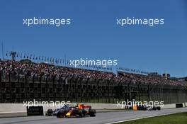 Daniel Ricciardo (AUS) Red Bull Racing RB13. 12.11.2017. Formula 1 World Championship, Rd 19, Brazilian Grand Prix, Sao Paulo, Brazil, Race Day.