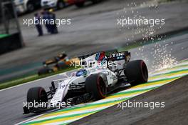 Felipe Massa (BRA) Williams FW40 sends sparks flying. 11.11.2017. Formula 1 World Championship, Rd 19, Brazilian Grand Prix, Sao Paulo, Brazil, Qualifying Day.