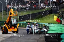 Lewis Hamilton (GBR) Mercedes AMG F1 W08 crashed during qualifying. 11.11.2017. Formula 1 World Championship, Rd 19, Brazilian Grand Prix, Sao Paulo, Brazil, Qualifying Day.