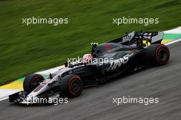 Kevin Magnussen (DEN) Haas VF-17. 11.11.2017. Formula 1 World Championship, Rd 19, Brazilian Grand Prix, Sao Paulo, Brazil, Qualifying Day.