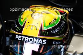 The helmet of Lewis Hamilton (GBR) Mercedes AMG F1 W08. 11.11.2017. Formula 1 World Championship, Rd 19, Brazilian Grand Prix, Sao Paulo, Brazil, Qualifying Day.