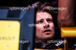 Nico Hulkenberg (GER) Renault Sport F1 Team RS17.