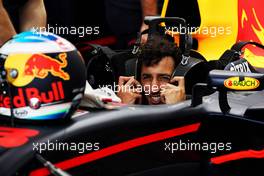 Daniel Ricciardo (AUS) Red Bull Racing RB13.
