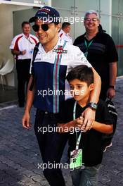 Felipe Massa (BRA) Williams with his son Felipinho Massa (BRA). 12.11.2017. Formula 1 World Championship, Rd 19, Brazilian Grand Prix, Sao Paulo, Brazil, Race Day.