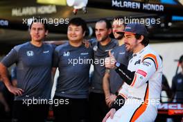 Fernando Alonso (ESP) McLaren at a team photograph. 12.11.2017. Formula 1 World Championship, Rd 19, Brazilian Grand Prix, Sao Paulo, Brazil, Race Day.