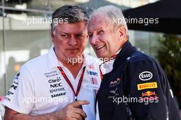 (L to R): Otmar Szafnauer (USA) Sahara Force India F1 Chief Operating Officer with Dr Helmut Marko (AUT) Red Bull Motorsport Consultant. 12.11.2017. Formula 1 World Championship, Rd 19, Brazilian Grand Prix, Sao Paulo, Brazil, Race Day.