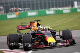 Daniel Ricciardo (AUS) Red Bull Racing  09.06.2017. Formula 1 World Championship, Rd 7, Canadian Grand Prix, Montreal, Canada, Practice Day.