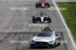 Lewis Hamilton (GBR) Mercedes AMG F1 W08 leads behind the FIA Safety Car. 11.06.2017. Formula 1 World Championship, Rd 7, Canadian Grand Prix, Montreal, Canada, Race Day.