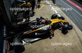 Nico Hulkenberg (GER) Renault Sport F1 Team RS17 leaves the pits. 10.06.2017. Formula 1 World Championship, Rd 7, Canadian Grand Prix, Montreal, Canada, Qualifying Day.