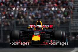 Daniel Ricciardo (AUS) Red Bull Racing RB13. 10.06.2017. Formula 1 World Championship, Rd 7, Canadian Grand Prix, Montreal, Canada, Qualifying Day.